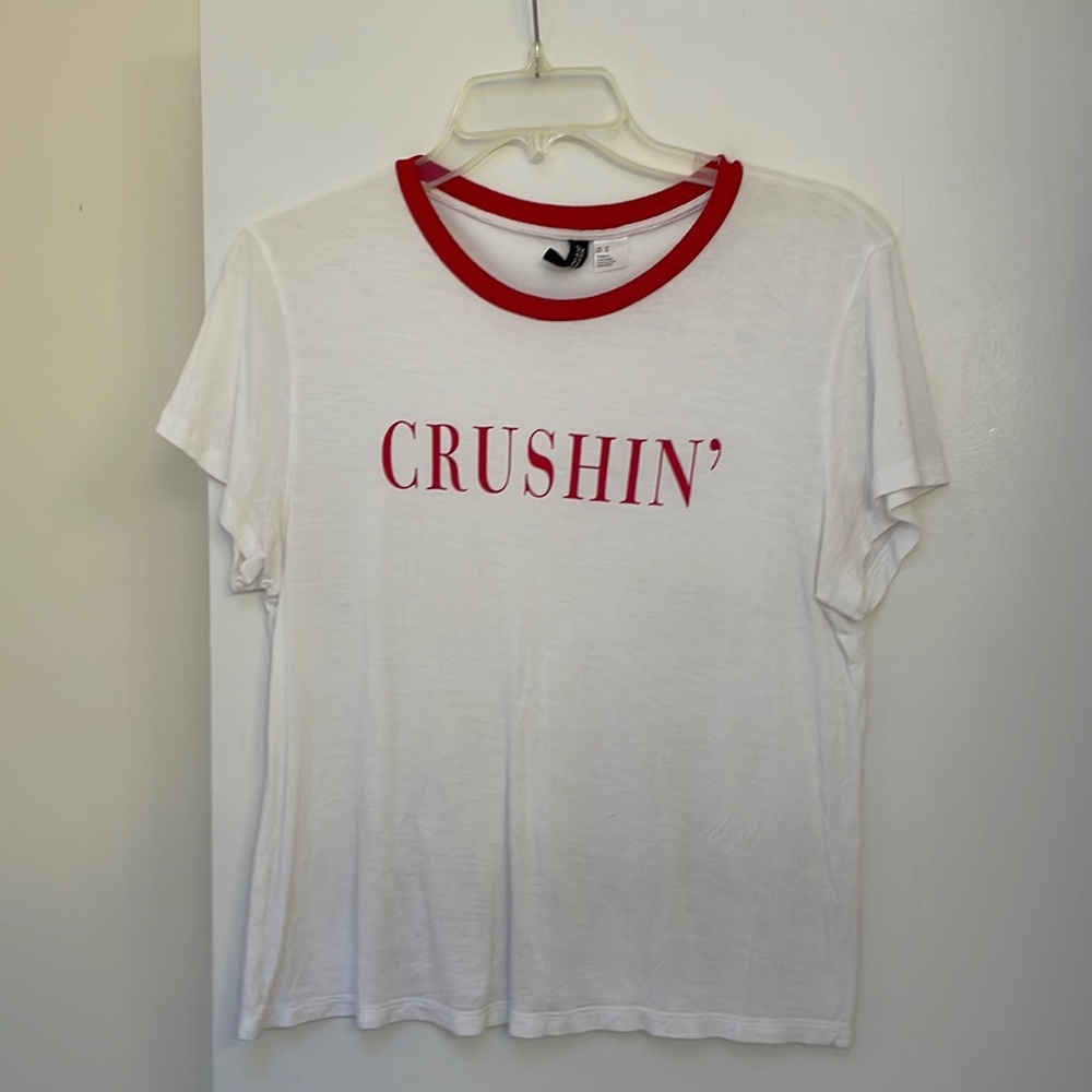 White soft t-shirt with “Crushin’” detail